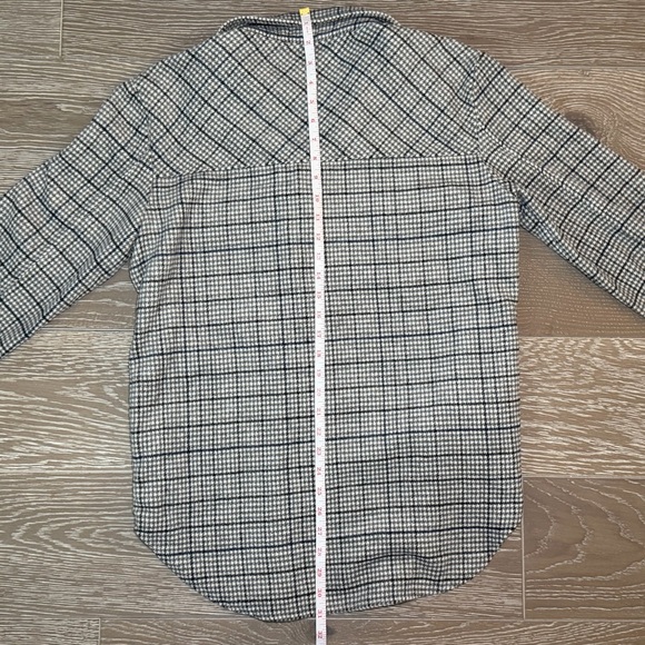 Camellia Houndstooth Plaid Button-Up Shacket – Size S ( OVERSIZED ) - Picture 5 of 7